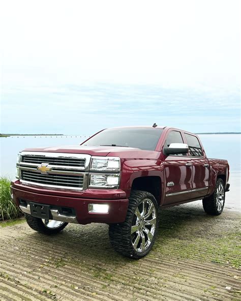 Skylar Martin (@skywmrtn) • Instagram photos and videos