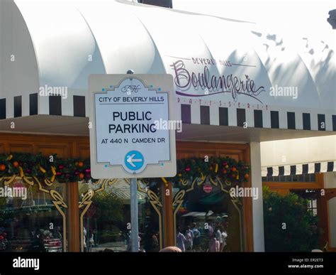 Public Parking sign outside the Beverly Hills Boulangerie Stock Photo ...