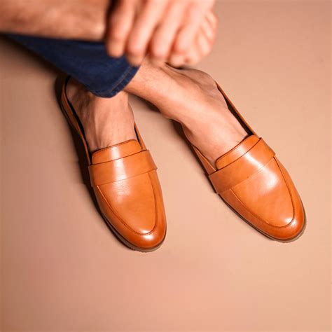Shop Premium Handcrafted Leather Shoes for Men & Women | dmodot
