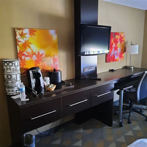 HOLIDAY INN COLORADO SPRINGS AIRPORT BY IHG - Reviews, Photos 2026