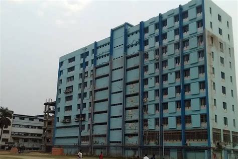 Nil Ratan Sircar Medical College & Hospital Hostel Fees: Rooms, Food ...