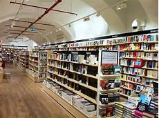 libreria duomo feltrinelli duomo rinasce sotto una nuova luce gdoweek libreria duomo feltrinelli duomo rinasce sotto una nuova luce gdoweek