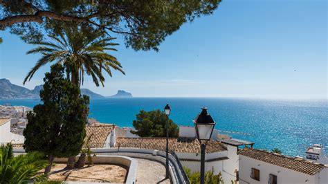 How to Secure your Spanish Property Purchase with a Lawyer: Step-by ...