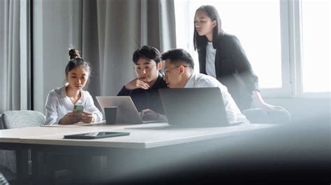 Going beyond the perks: 5 holistic trends redefining the human-centric ...