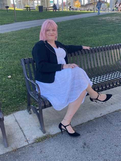Sunday walk in the park - Crossdresser Heaven