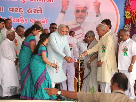 Shri Modi inaugurates Asia's largest cattle-feed plant, 'Banas Dairy ...