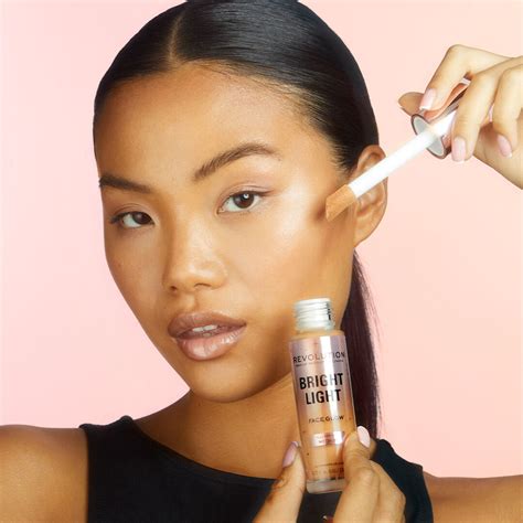 Makeup Revolution Bright Light Face Glow – Revolution Beauty