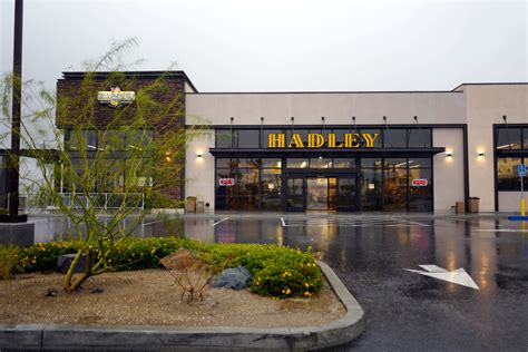 Hadley Fruit Orchards - Cabazon, CA | Review & What to Eat