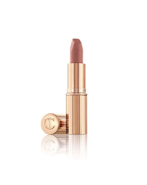 How To Recreate Aishwarya Rai's Perfect Winged Liner & Nude Pink Lips ...