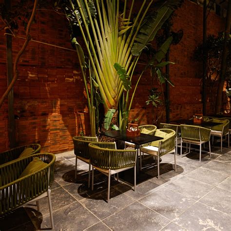 Book table and online reservation at Etsi Cafe BakeHouse Chocolatier, Jubilee Hills, Hyderabad
