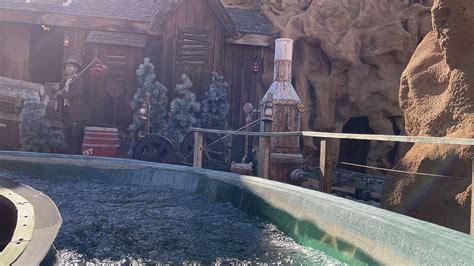 Timber Mountain Log Ride at Knotts Berry Farm