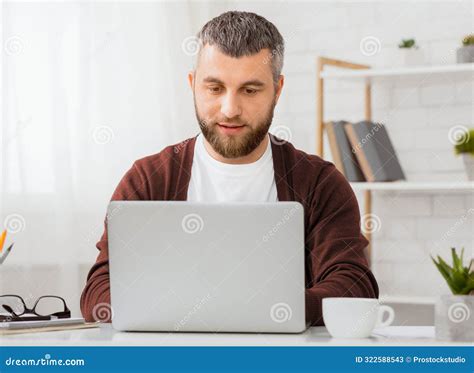A Man Busy with Computer 的图像结果