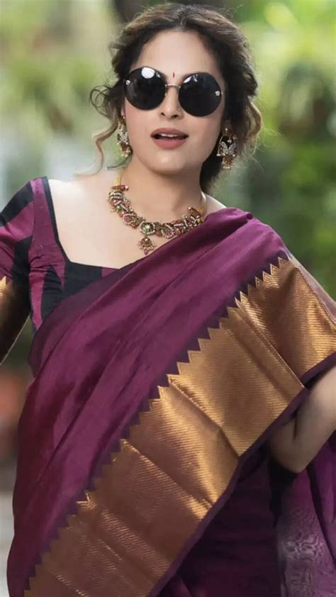 Stunning saree looks of Shrutika Arjun you cannot miss