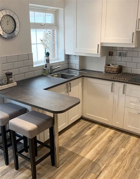 Residence Narrow - Harbour Oak Grey Laminate Flooring | Kitchen room ...