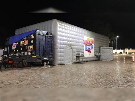 Mobile digiplex firm Picture Time plans 100 theatres, eyes Rs 100 crore ...