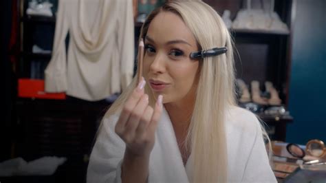 Ver Bad Gyal llega radiante a la Semana de la Moda en Milán con un look de Blumarine | Arréglate ...