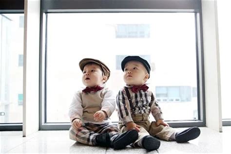 双胞胎男孩名字大全2021属牛，牛年出生的双胞胎男宝宝取名技巧-测名网