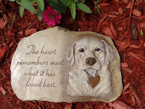 Pet Memorial Garden Stone - This is such a nice way to remember a pet ...