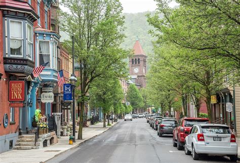 11 Coolest Small Towns in the Poconos for a Summer Vacation - WorldAtlas