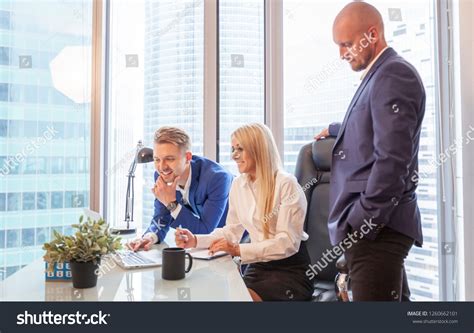 People in Business Suits 的图像结果