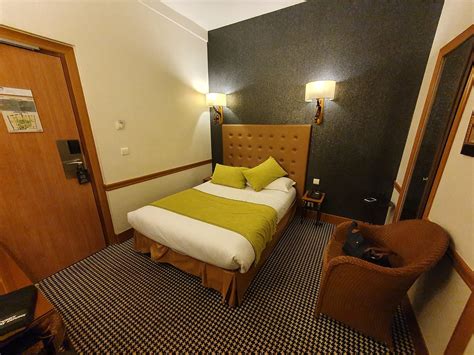 HOTEL DES DUCS D'ANJOU (Paris) - Hotel Reviews, Photos, Rate Comparison ...