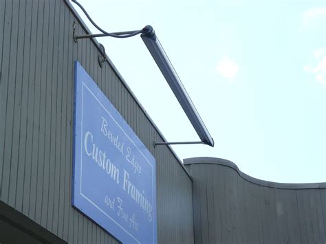 Building Sign Lighting 的图像结果