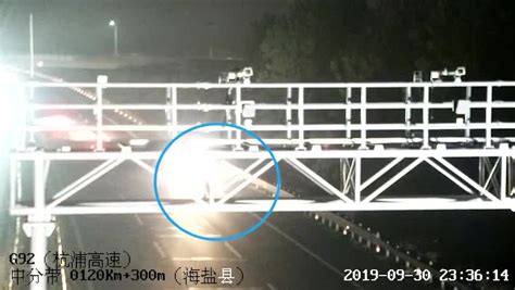 男子深夜驾货车杭州高速逆行6公里：扣12分_凤凰网视频_凤凰网