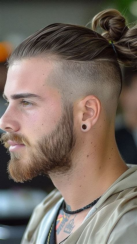 Meistern Sie den Man Bun: 22 Styles, die Ihren Look sofort aufwerten ...