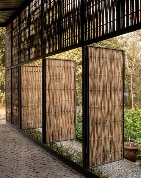 With a bamboo façade, this artists’ home in Delhi blends into nature ...