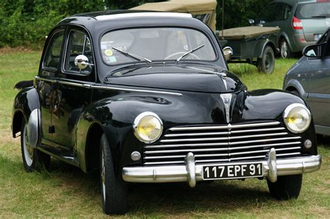 La Peugeot 203 - Les Trois Mondes