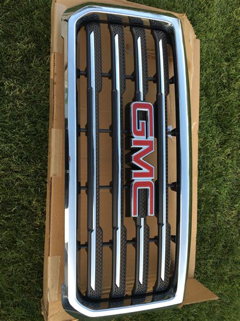 2015-2017 GMC Sierra Grille 2500/3500 for Sale in Rialto, CA - OfferUp