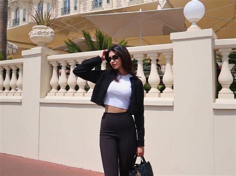 How to nail styling capri pants with these summer 2025 shoe trends ...