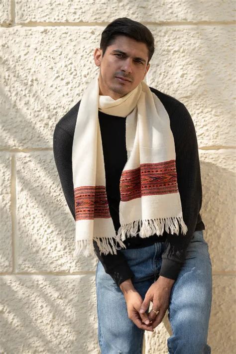 The ICH Light & Warm Himachal Muffler - Ivory Ridge – Okhaistore
