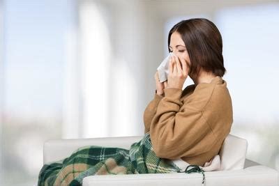 甲型流感的症状有哪些 甲流四个症状要与感冒区分_甲流_快速问医生