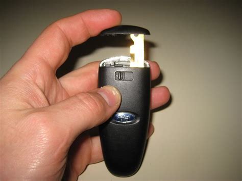 How to Program a 2015 Explorer Key FOB 的图像结果