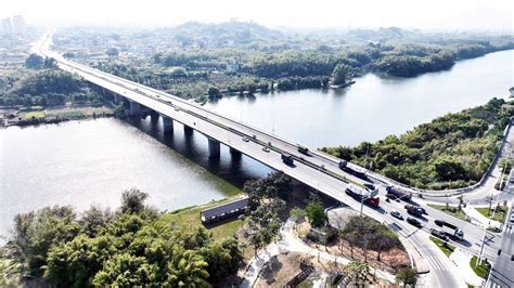 航拍漳州一座即将建成通车的金峰大桥，也是全国最长的景观廊桥