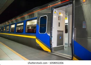 Old Local Train 的图像结果