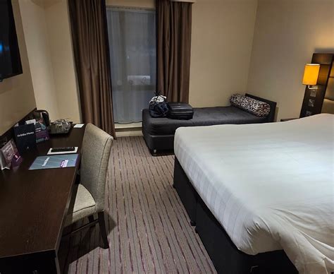 PREMIER INN LONDON ELTHAM HOTEL - Hotel Reviews, Photos, Rate ...