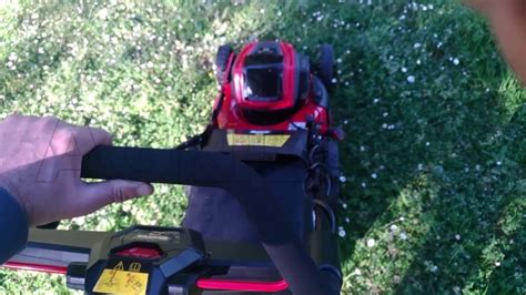 Prime impressioni di una rasaerba a batteria Snapper  