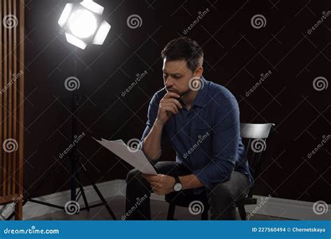 Professional Actor Reading a Script 的图像结果