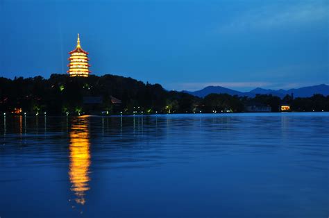 杭州西湖与武汉东湖，两相比较，哪个更吸引游客值得玩？_美景