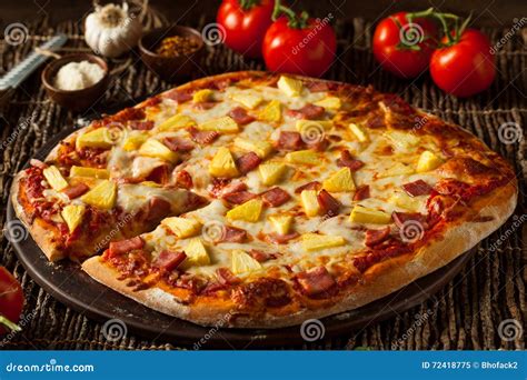 Homemade Pineapple and Ham Hawaiian Pizza Stock Image - Image of dinner ...