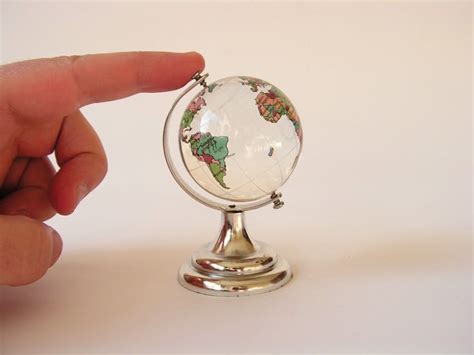 Small Desk Globe 的图像结果