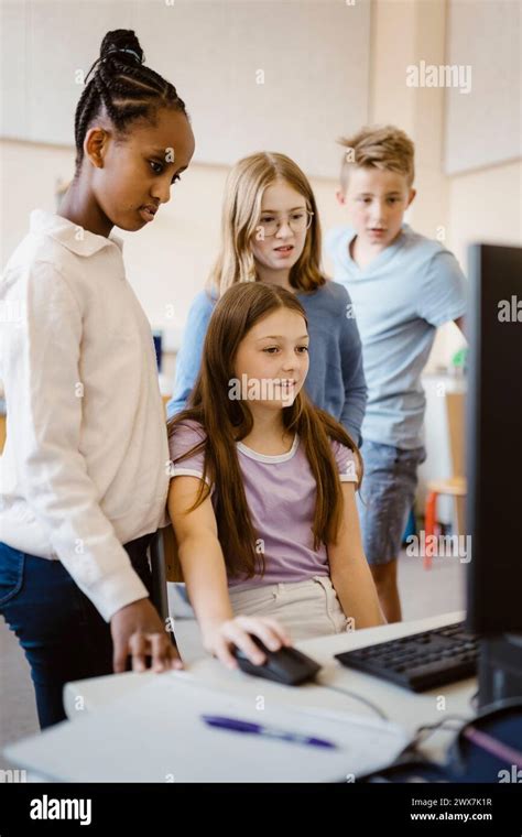 Girl Using Computer 的图像结果