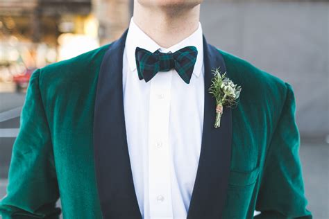 Velvet Emerald Green Groom Tuxedo with Plaid Bow Tie