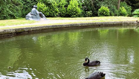 THE STATUE OF SIR WINSTON AND LADY CLEMENTINE CHURCHILL (2026) All You ...
