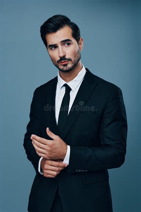 Man in Suit 的图像结果