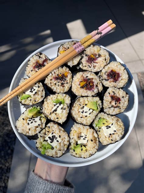 Vegan brown rice sushi : r/asianeats