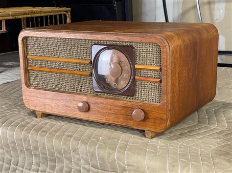 Large Mid-Century Modern Radio by General Electric at 1stDibs