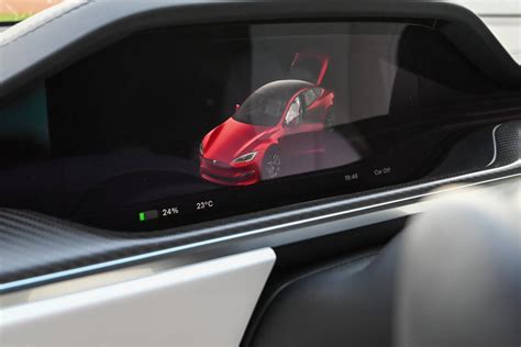 Tesla Screen Features 的图像结果